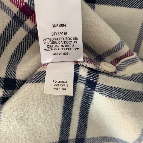 *SOLD* Patagonia Fjord Flannel Shirt - Women’s Listing - Picture 3 of 4